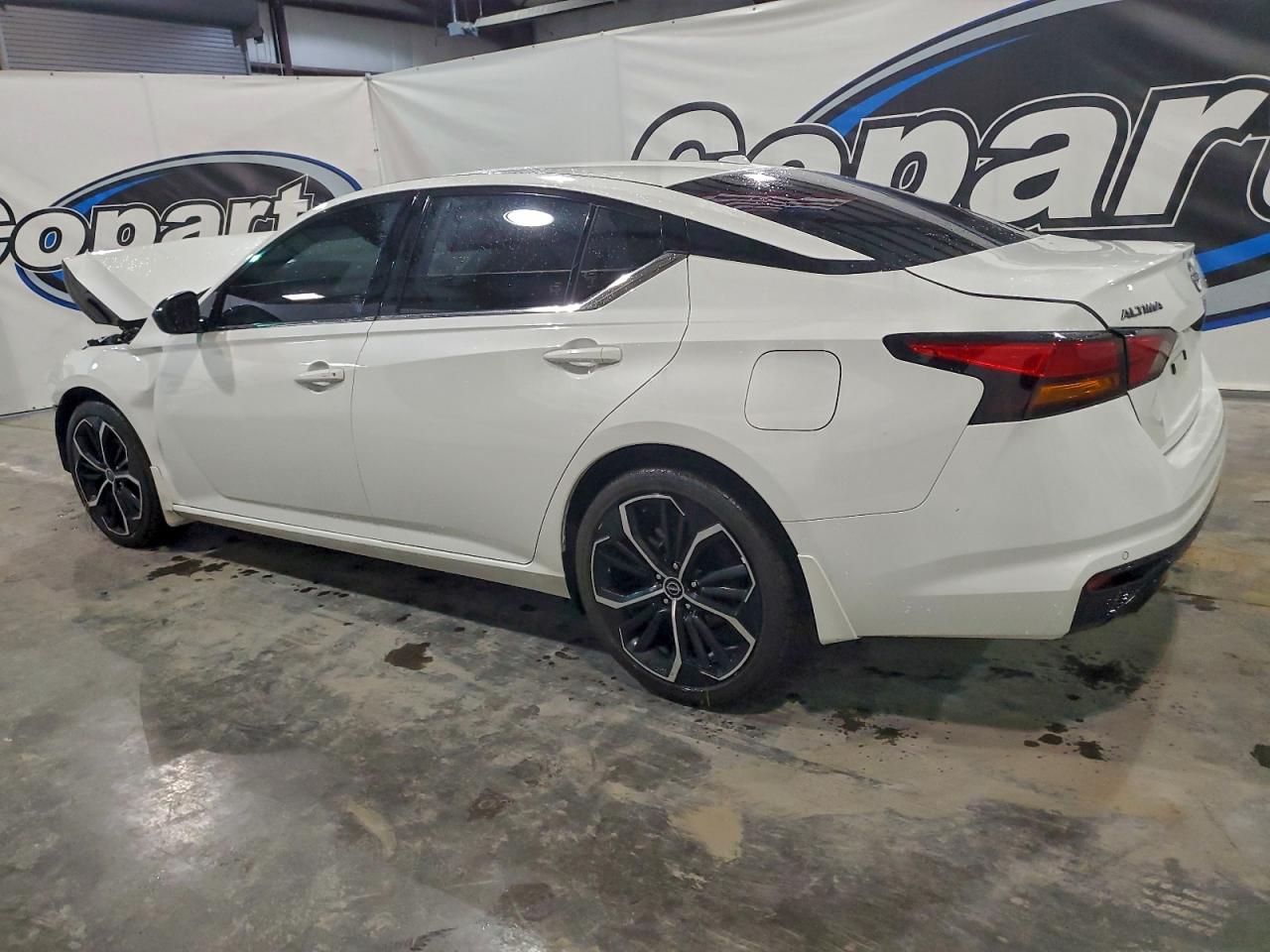 2025 NISSAN ALTIMA SR photo 2