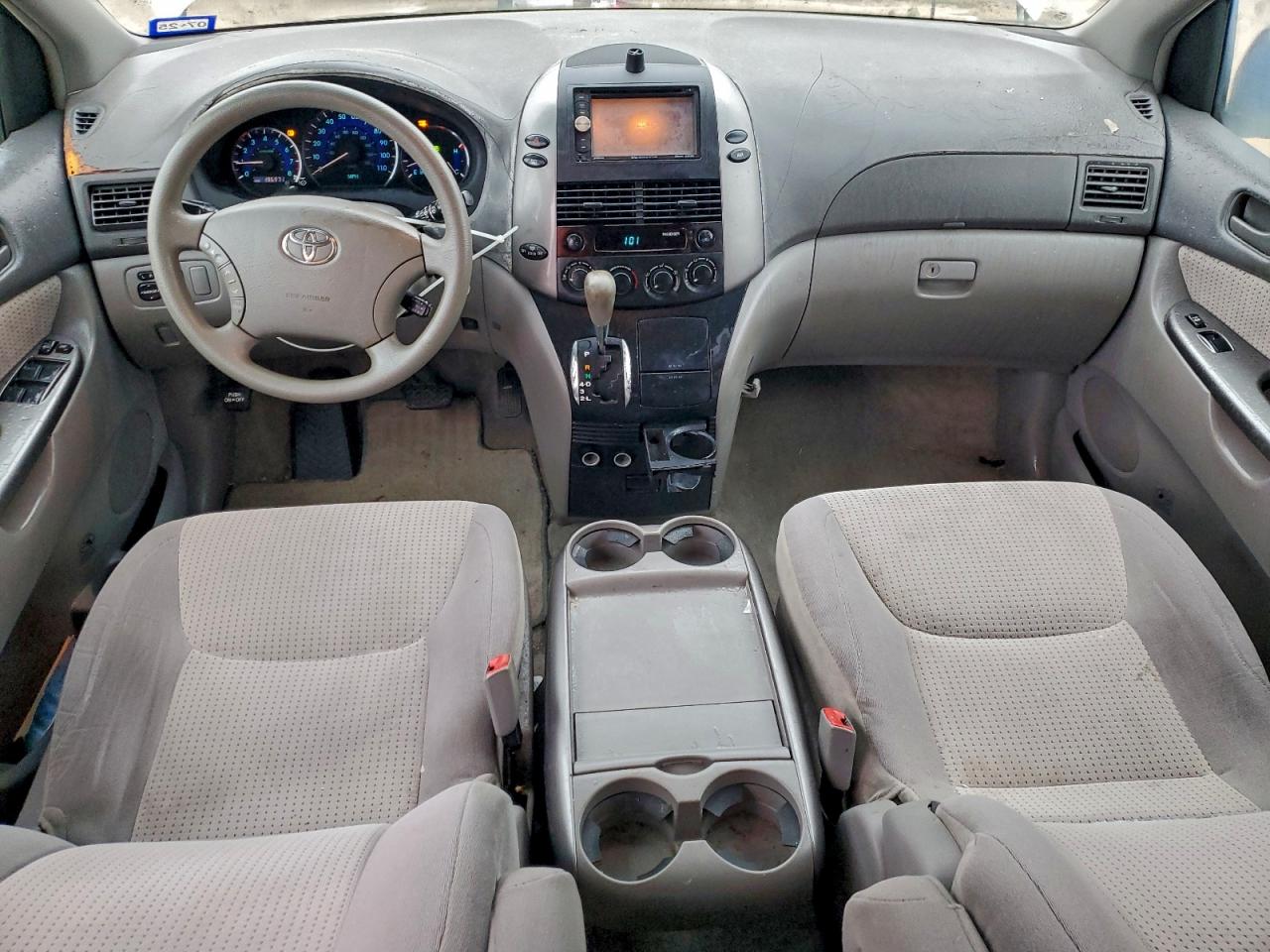 2008 TOYOTA SIENNA CE photo 8