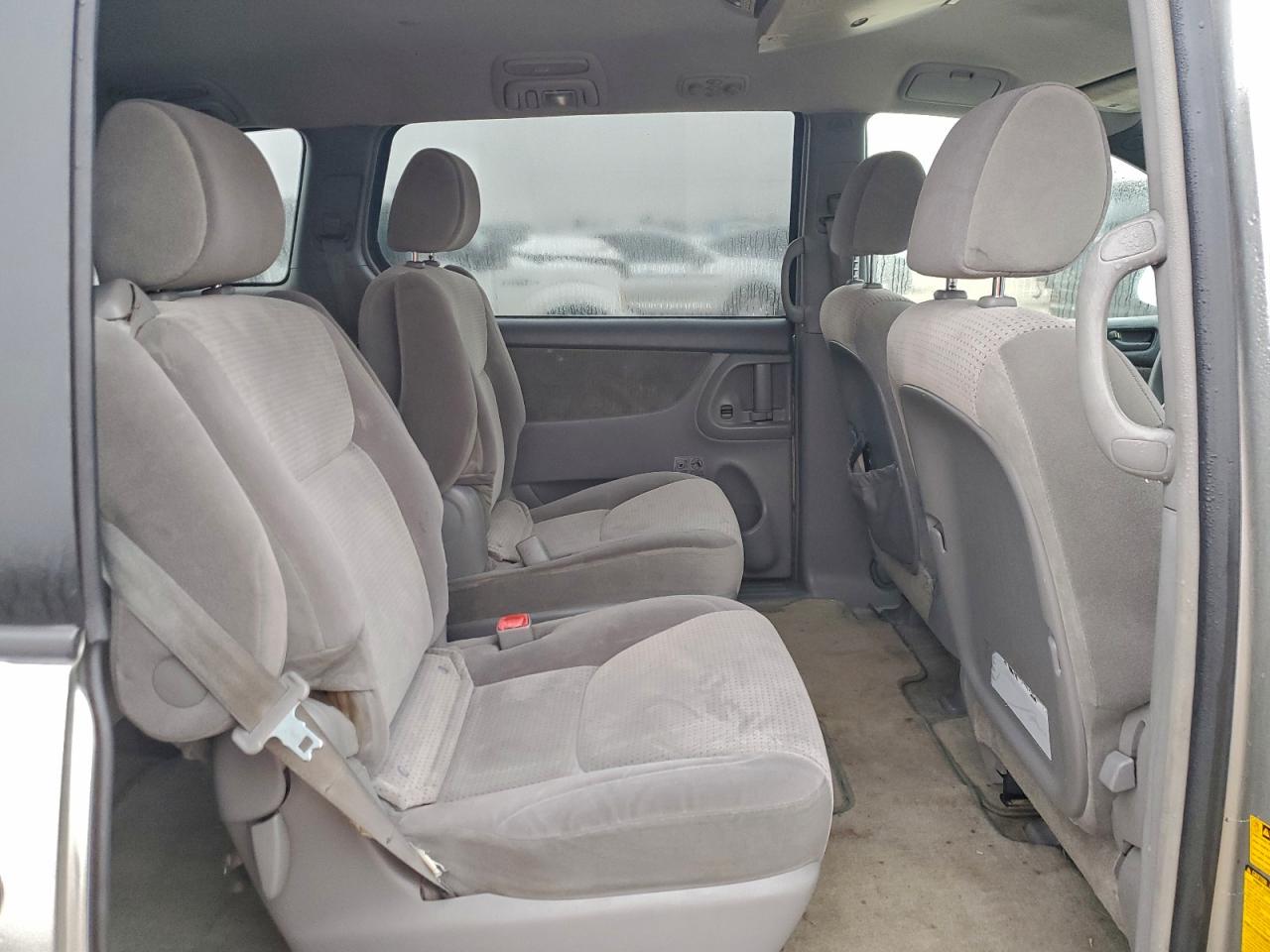 2008 TOYOTA SIENNA CE photo 11