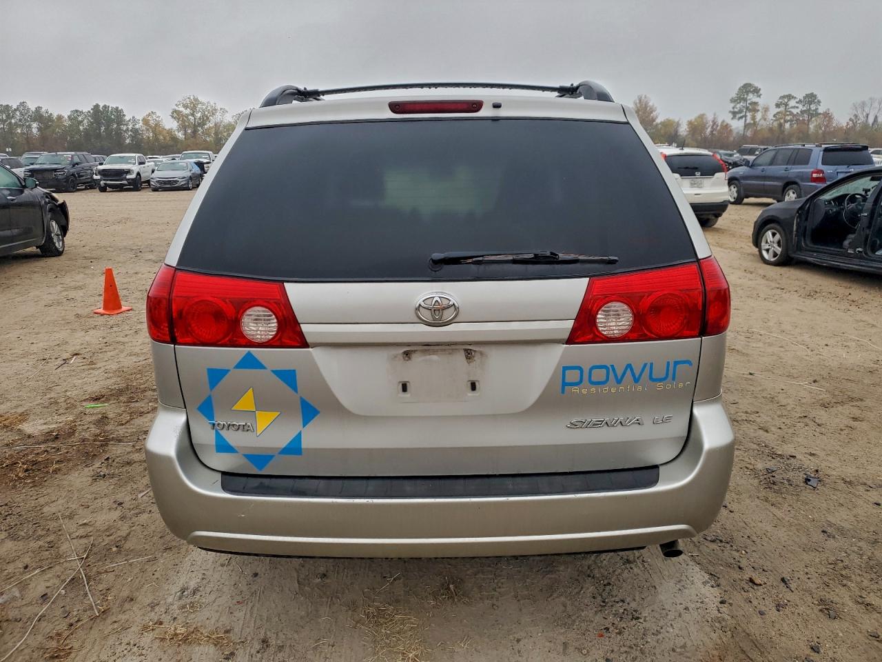 2008 TOYOTA SIENNA CE photo 6