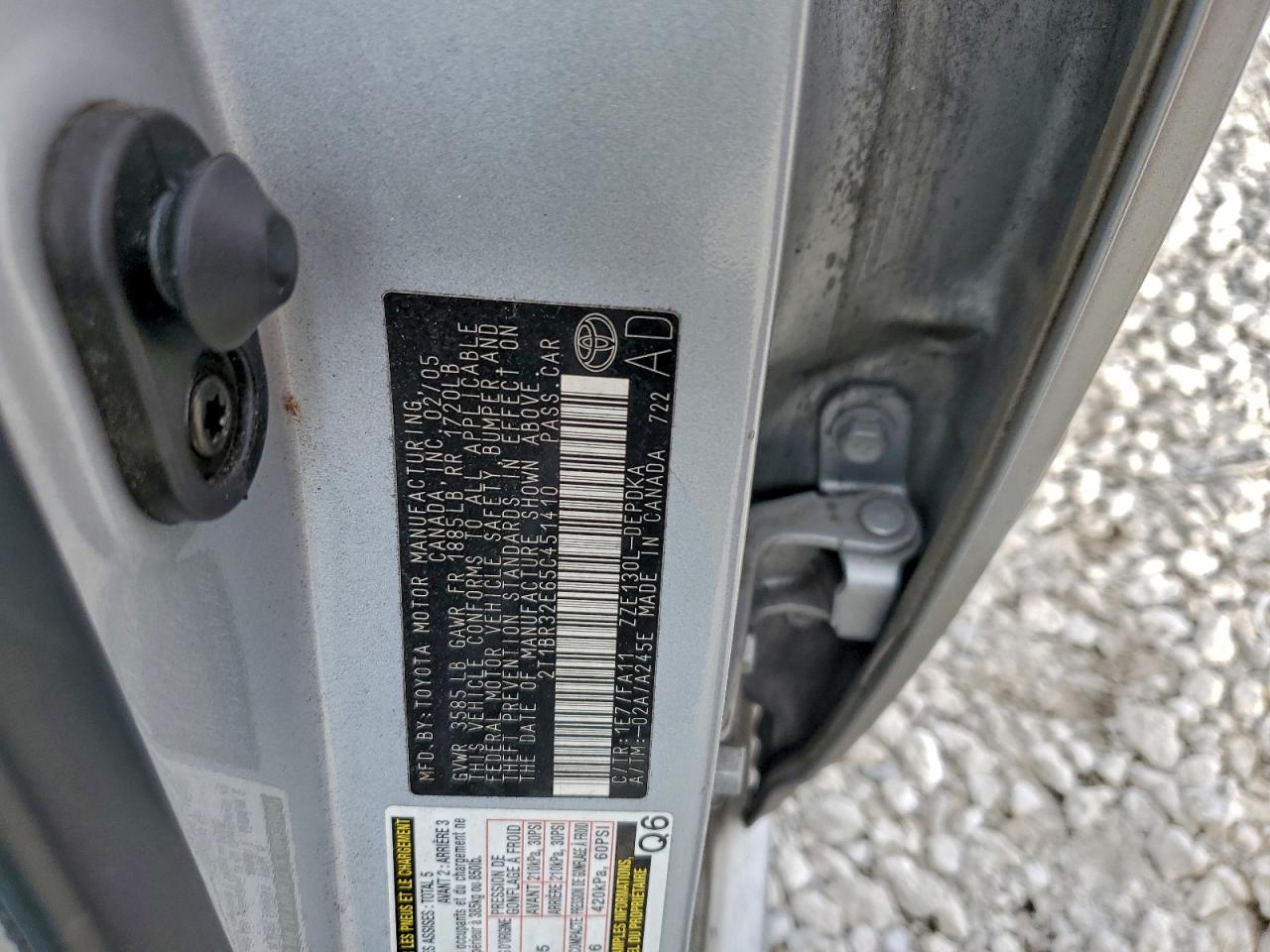 2005 TOYOTA COROLLA CE photo 12