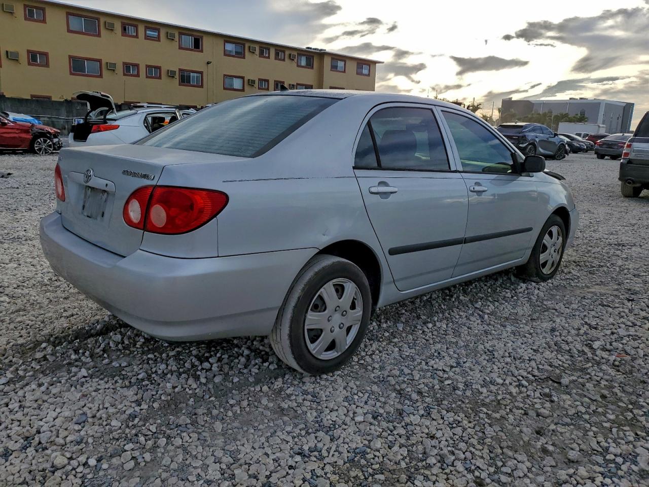 2005 TOYOTA COROLLA CE photo 3