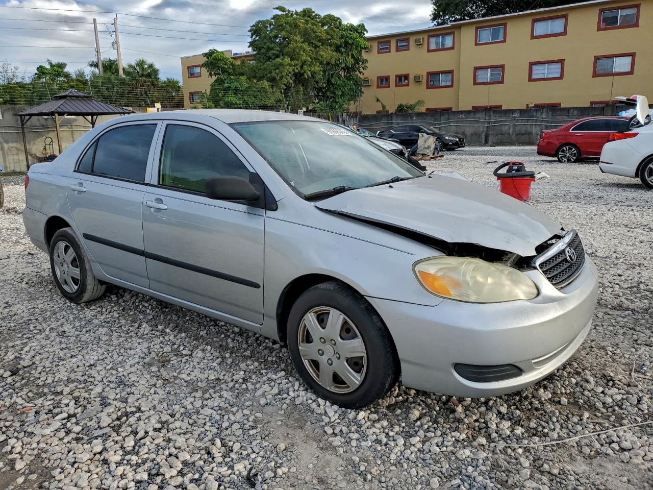 2005 TOYOTA COROLLA CE photo 4