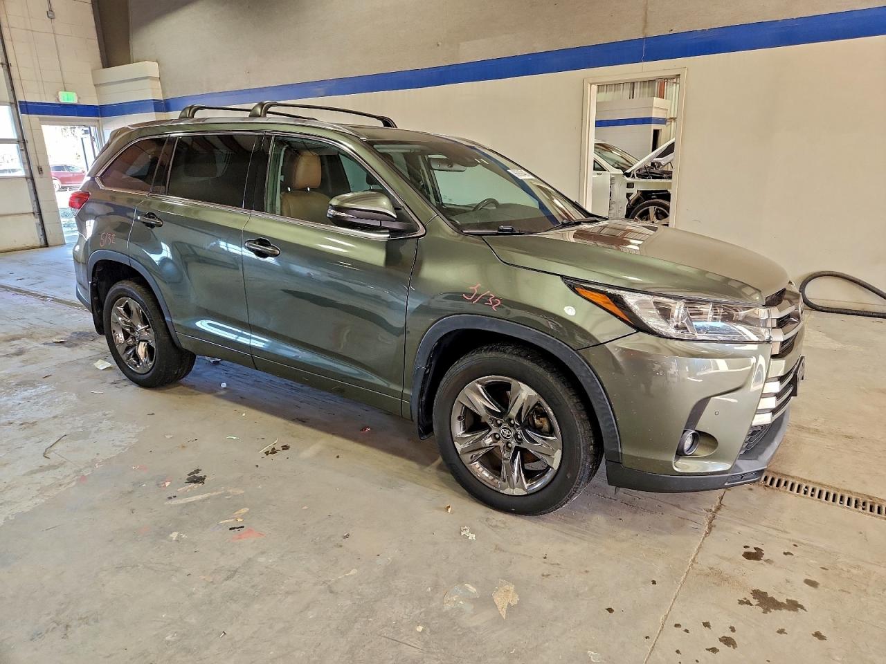 2019 TOYOTA HIGHLANDER LIMITED photo 4