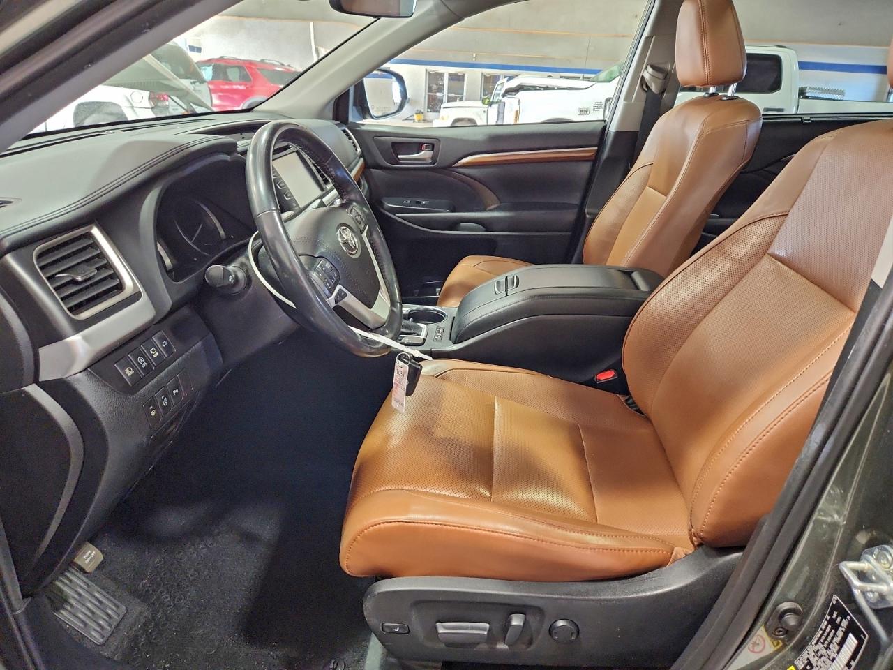 2019 TOYOTA HIGHLANDER LIMITED photo 7