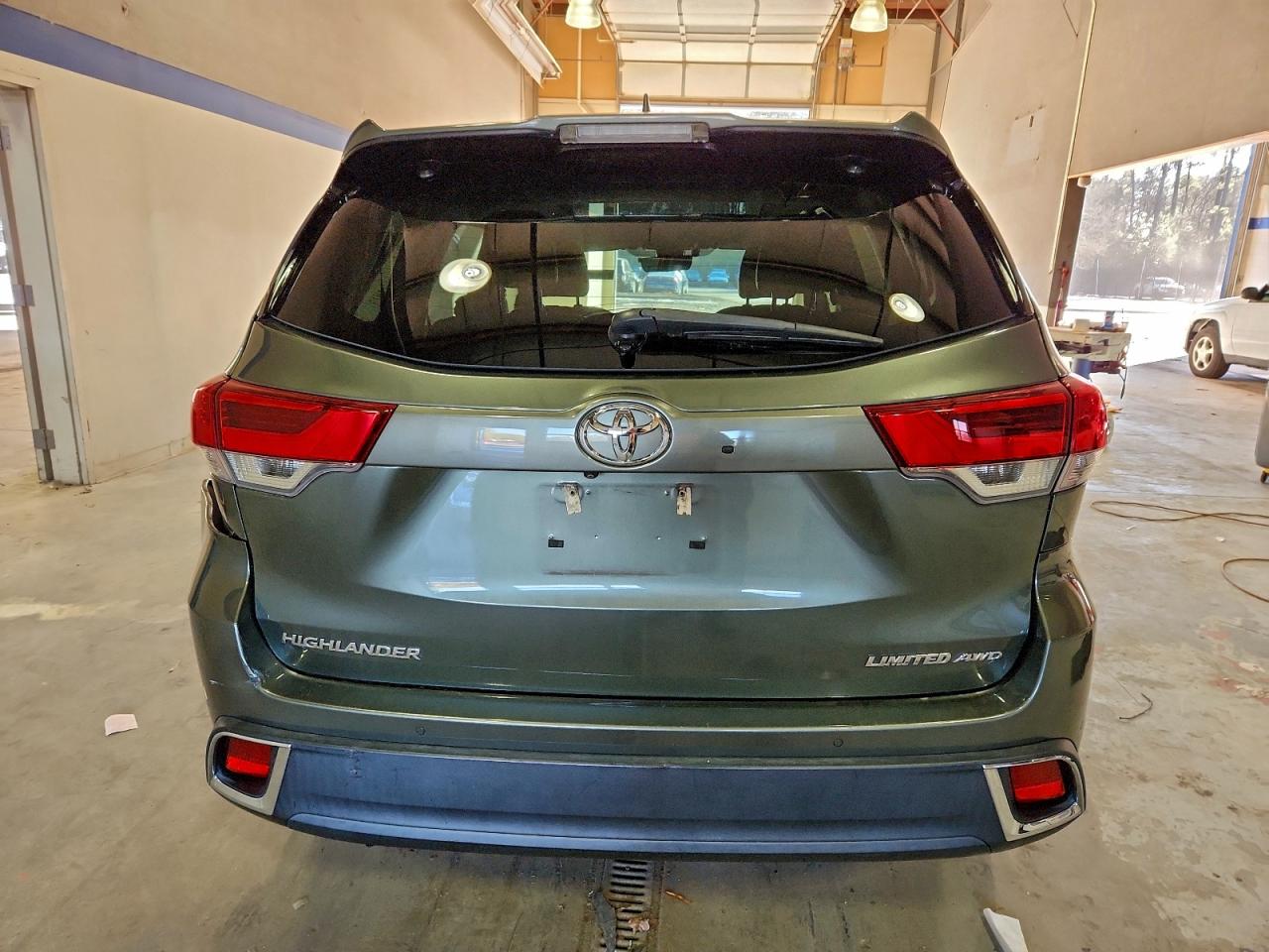 2019 TOYOTA HIGHLANDER LIMITED photo 6