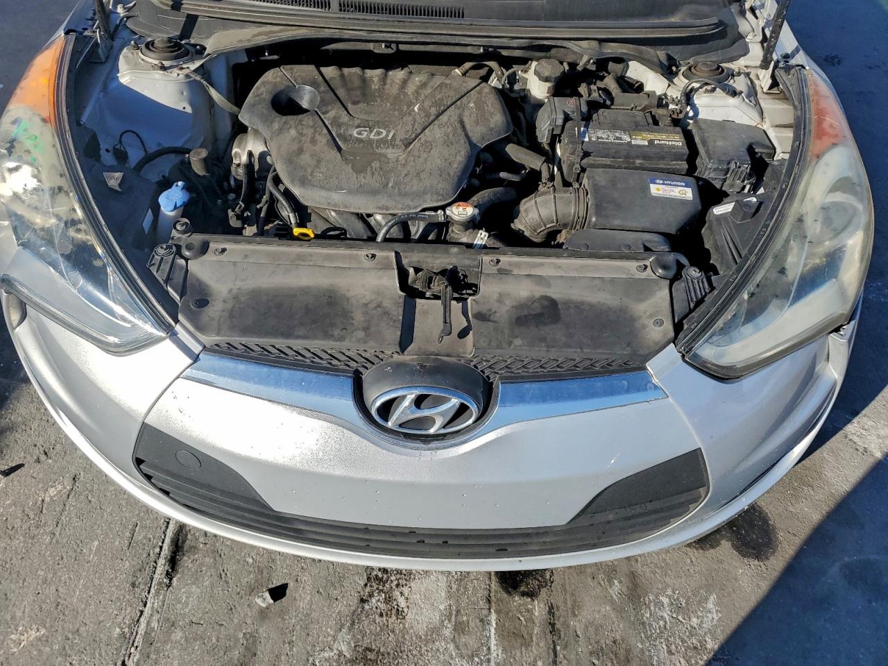 2016 HYUNDAI VELOSTER photo 11