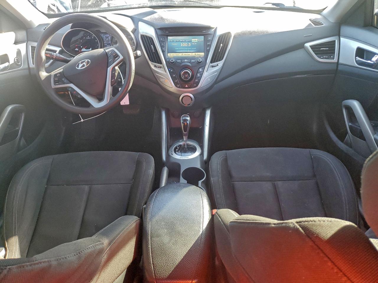 2016 HYUNDAI VELOSTER photo 8
