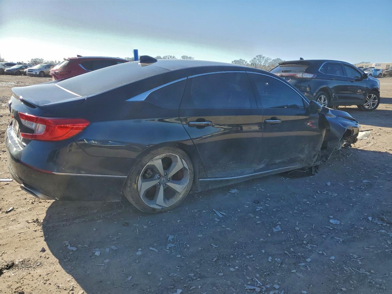 2018 HONDA ACCORD TOURING photo 3