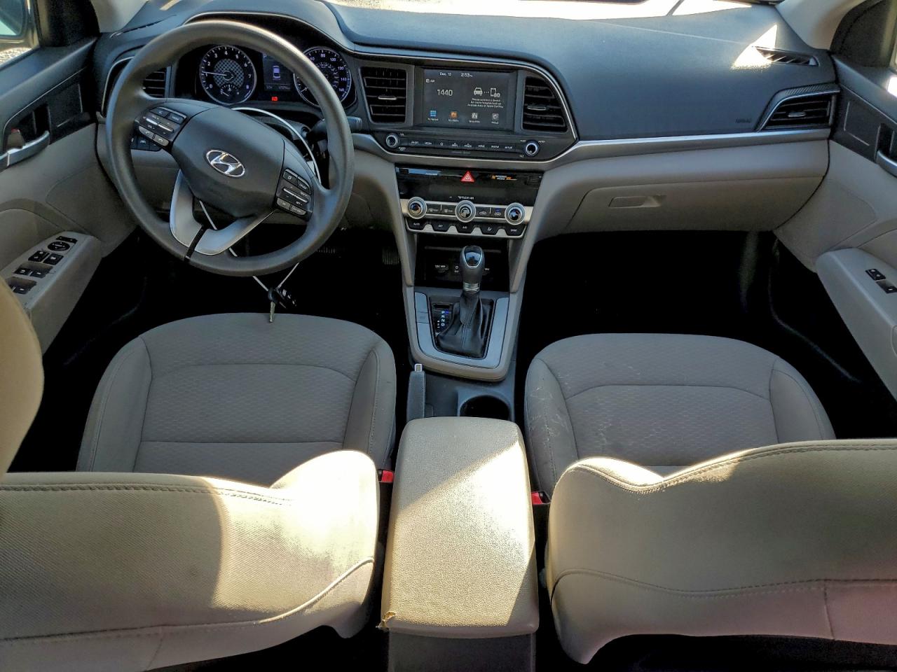 2020 HYUNDAI ELANTRA SEL photo 8