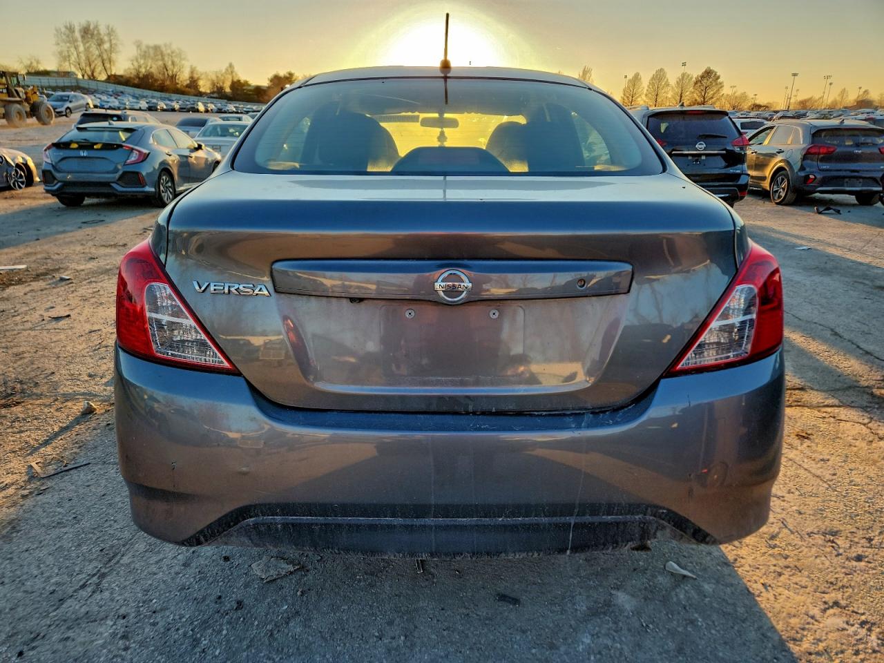 2019 NISSAN VERSA S photo 6