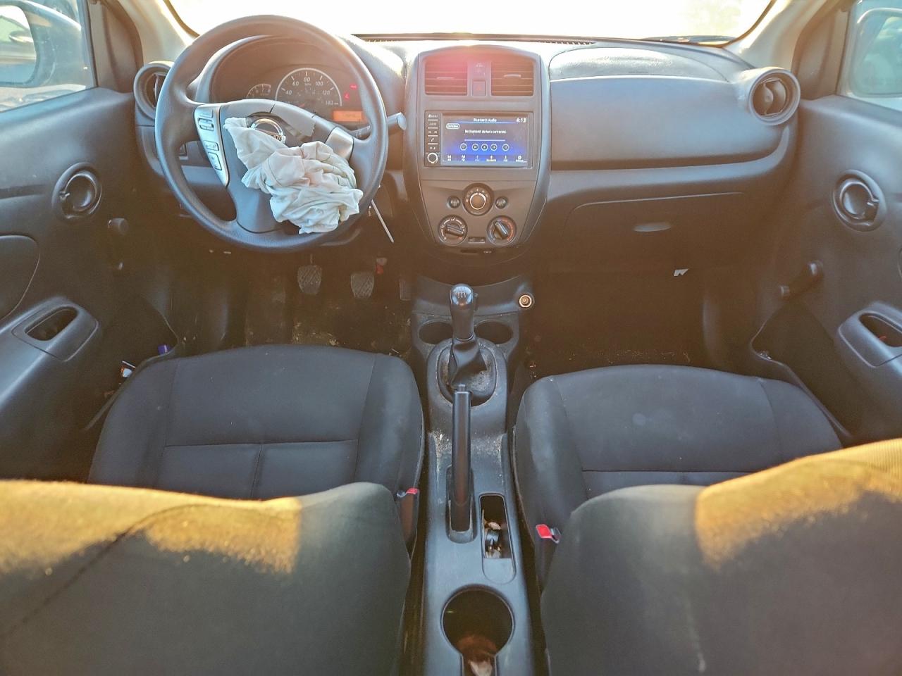 2019 NISSAN VERSA S photo 8