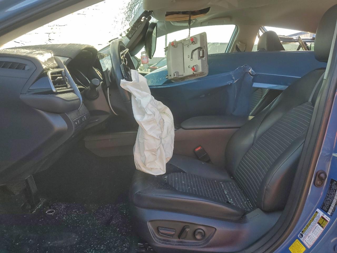 2023 TOYOTA CAMRY SE NIGHT SHADE photo 7