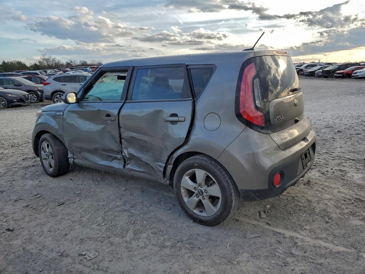 2018 KIA SOUL photo 2