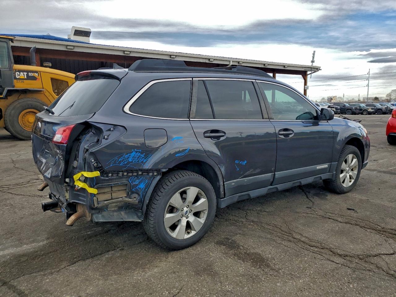 2012 SUBARU OUTBACK photo 3