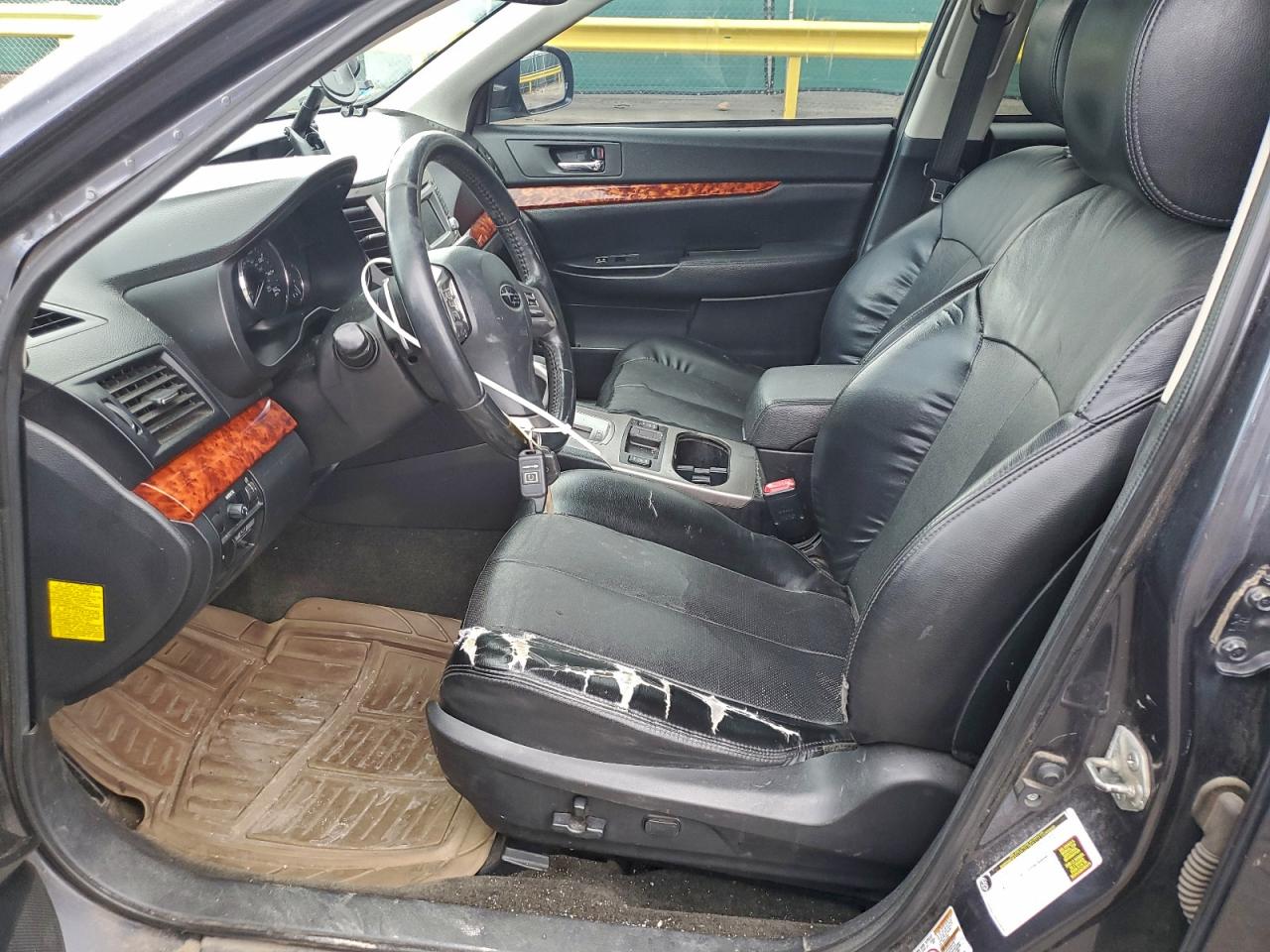 2012 SUBARU OUTBACK photo 7