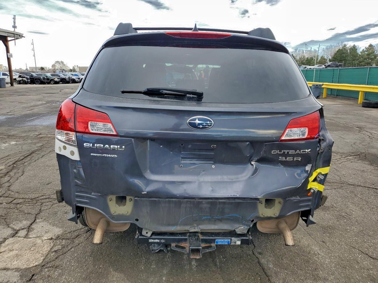 2012 SUBARU OUTBACK photo 6