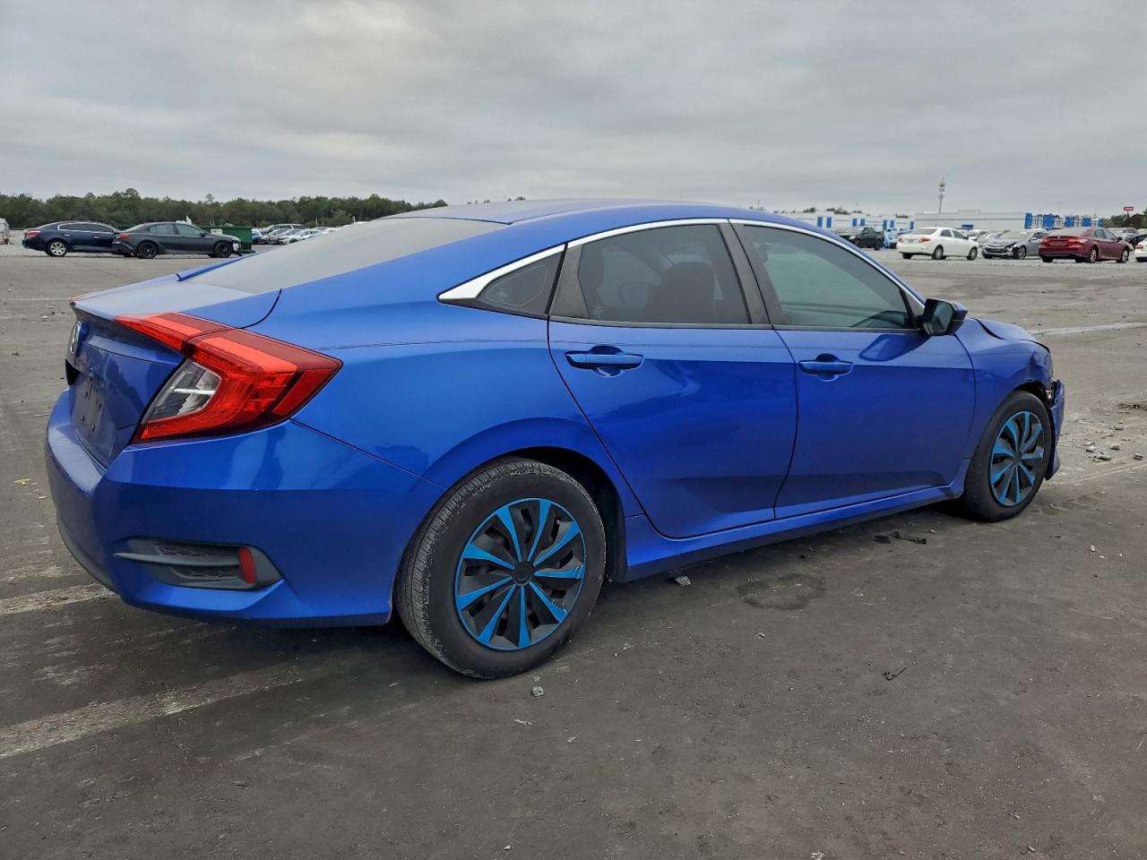 2016 HONDA CIVIC LX photo 3