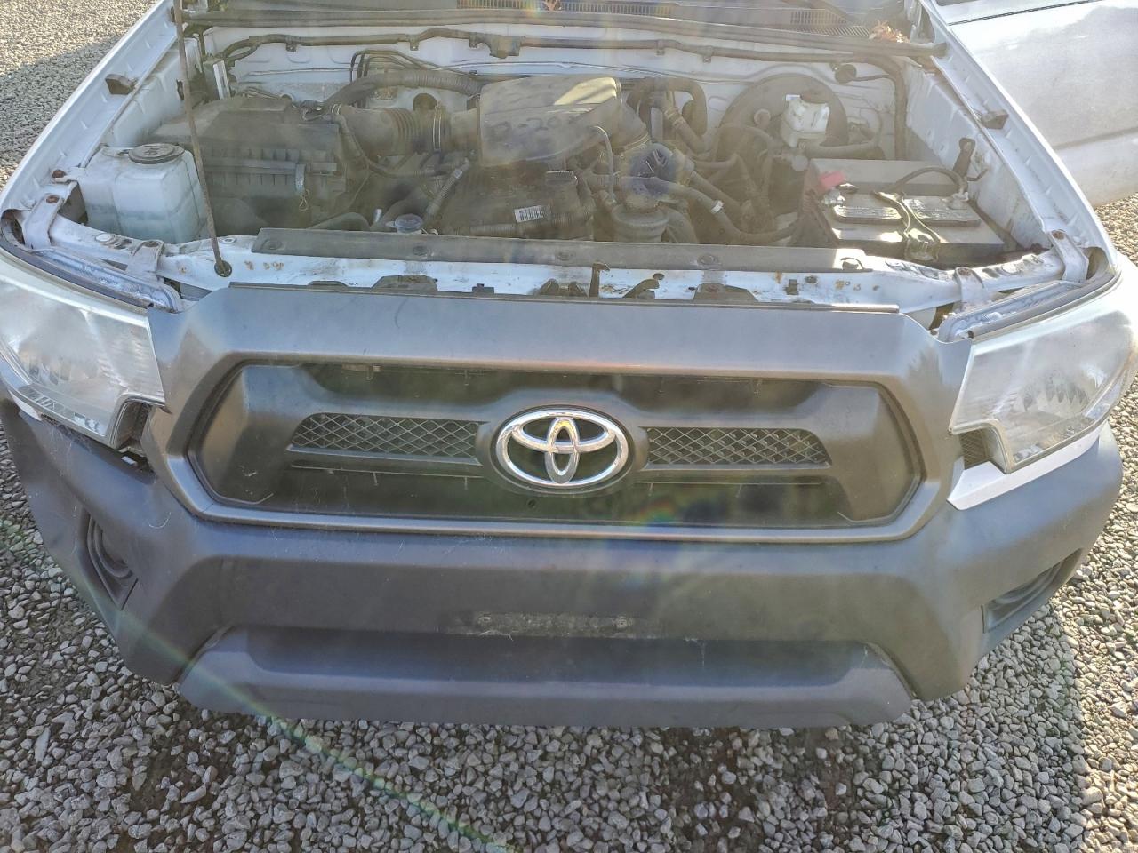 2013 TOYOTA TACOMA photo 11