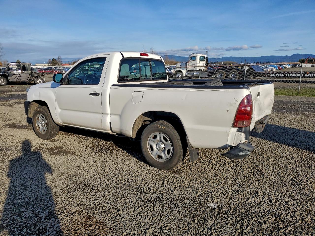 2013 TOYOTA TACOMA photo 2
