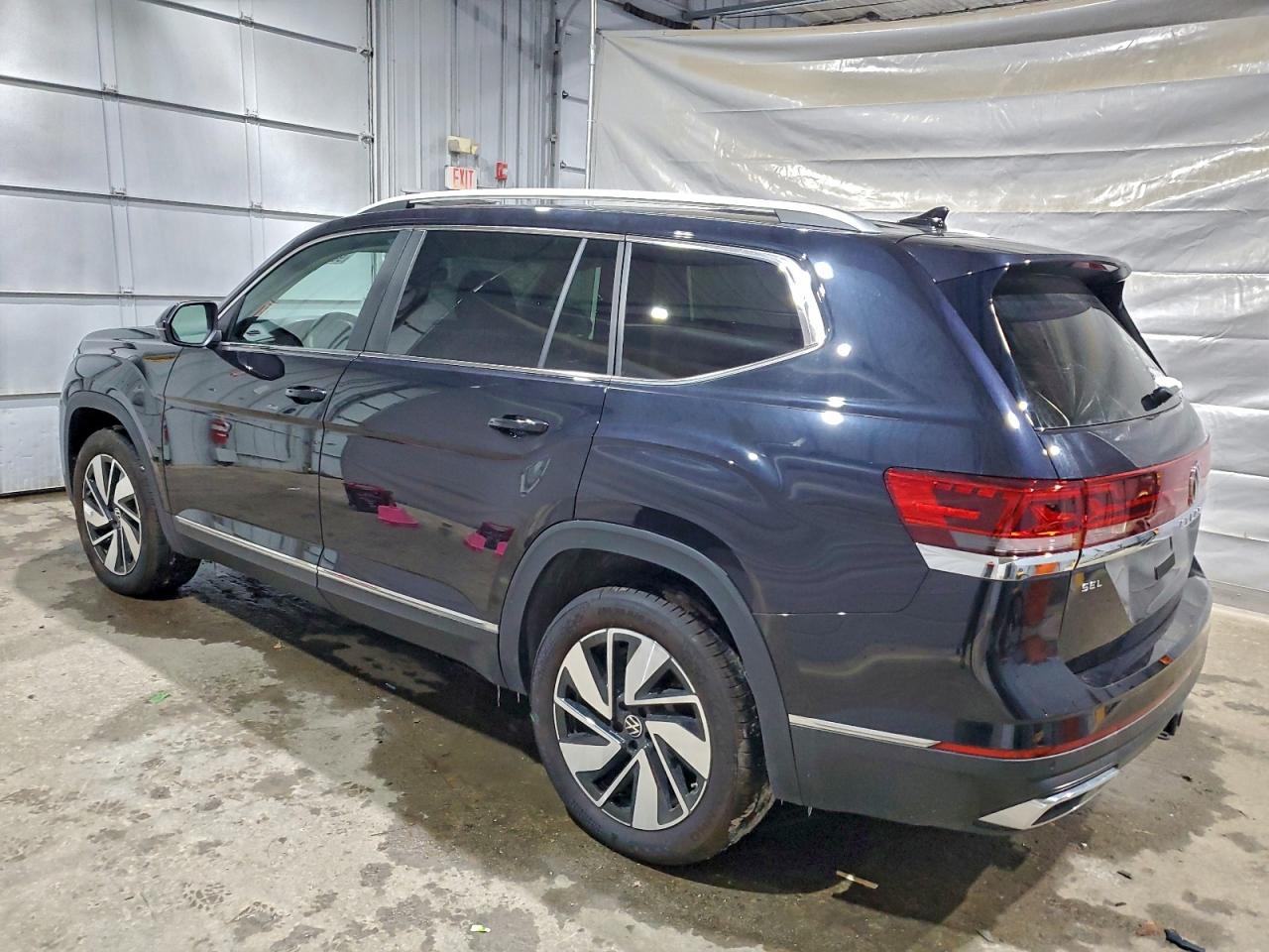 2024 VOLKSWAGEN ATLAS SEL photo 2