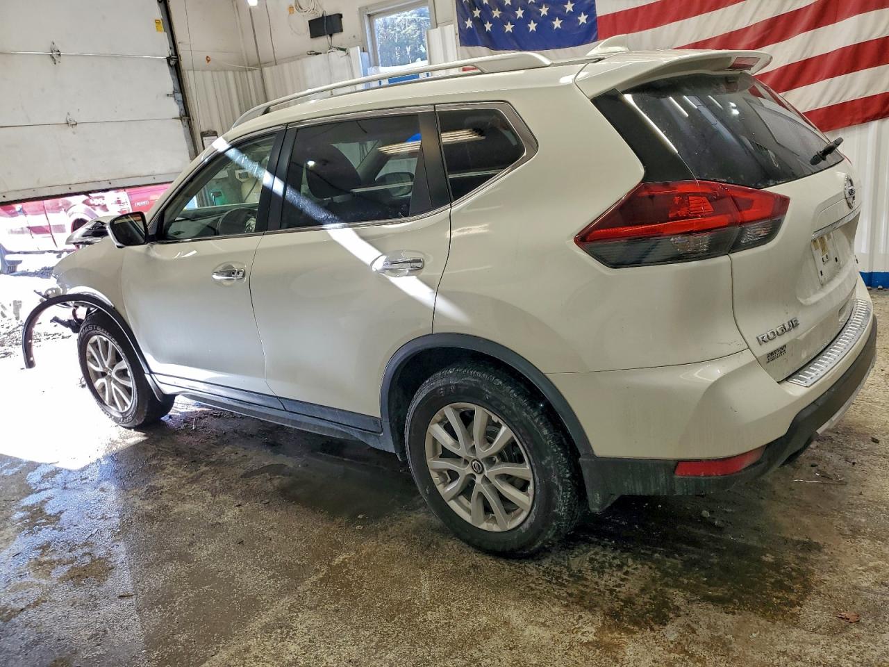 2018 NISSAN ROGUE S photo 2