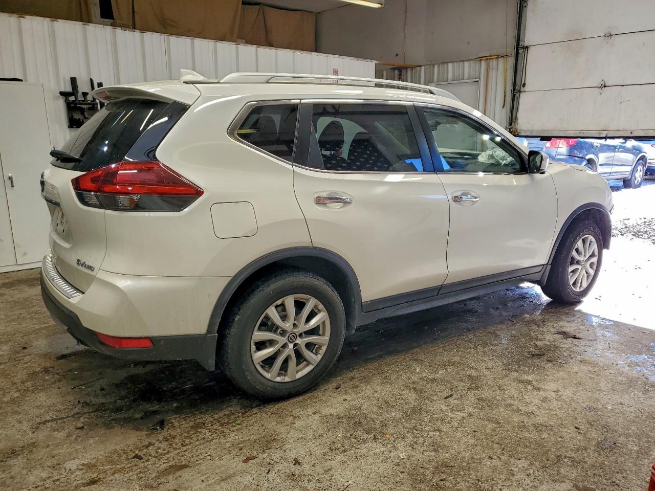 2018 NISSAN ROGUE S photo 3