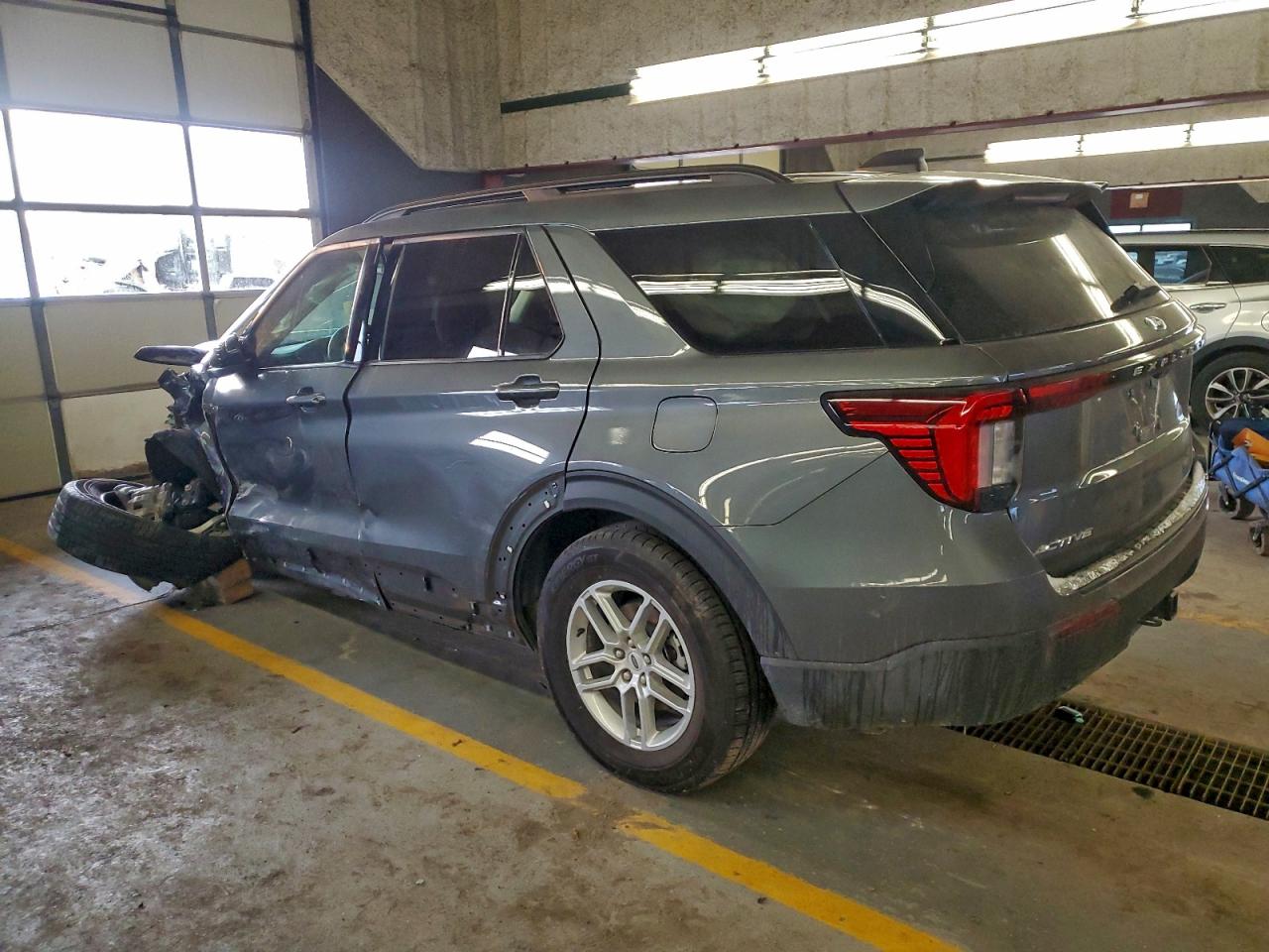 2025 FORD EXPLORER ACTIVE photo 2