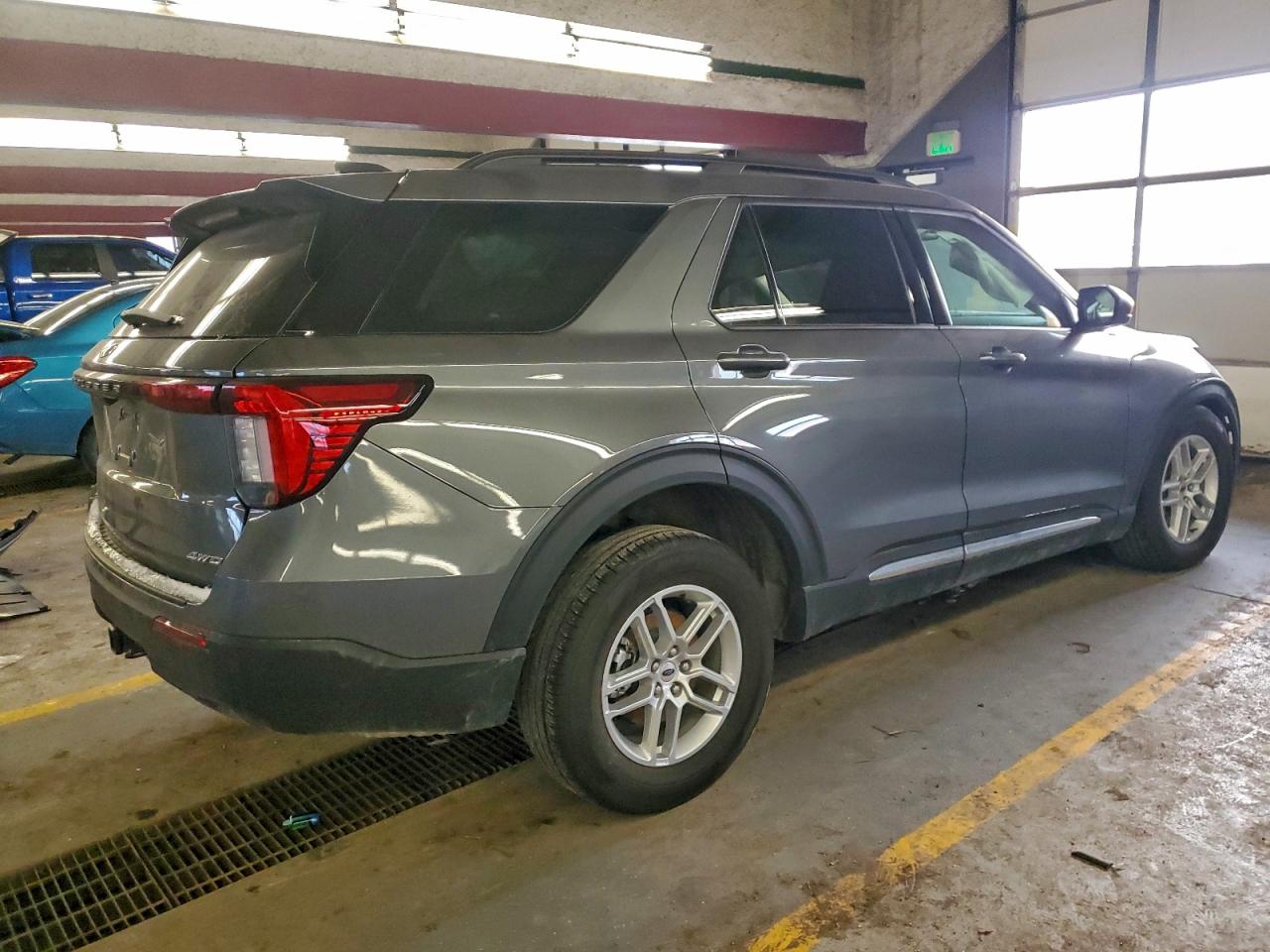 2025 FORD EXPLORER ACTIVE photo 3