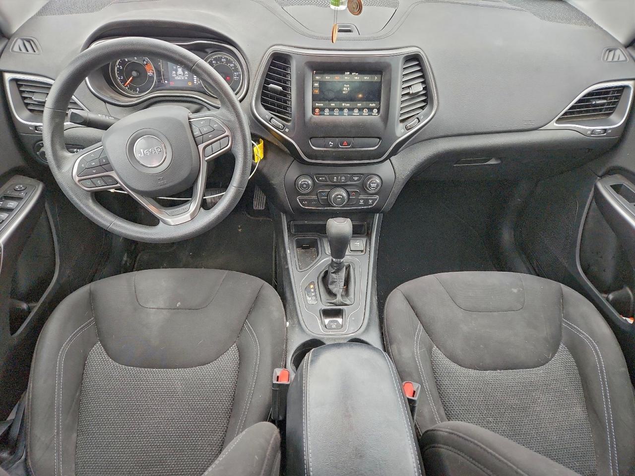 2019 JEEP CHEROKEE LATITUDE photo 8