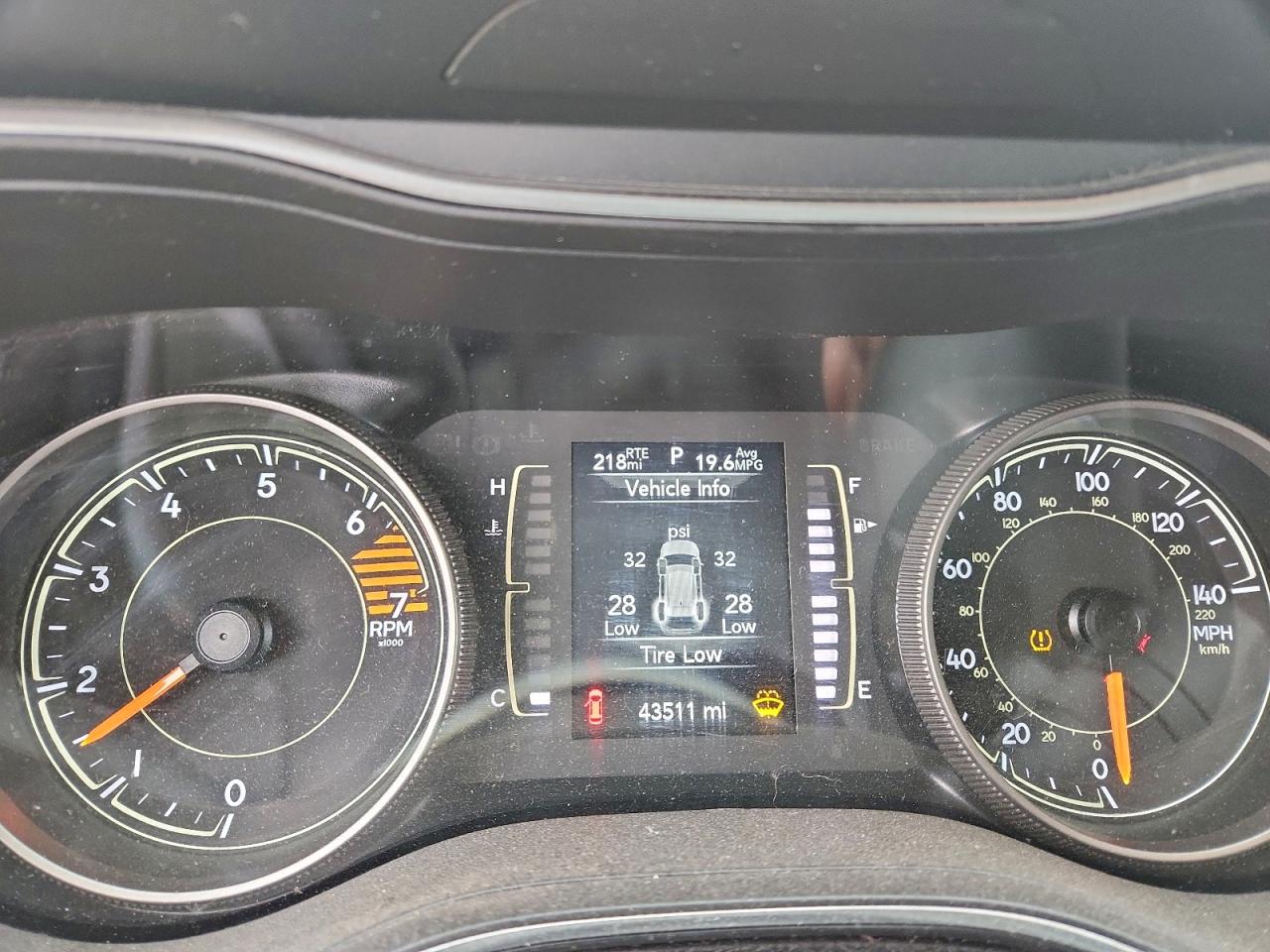 2019 JEEP CHEROKEE LATITUDE photo 9