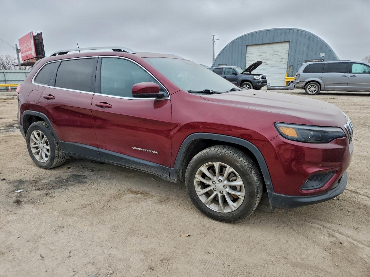 2019 JEEP CHEROKEE LATITUDE photo 4
