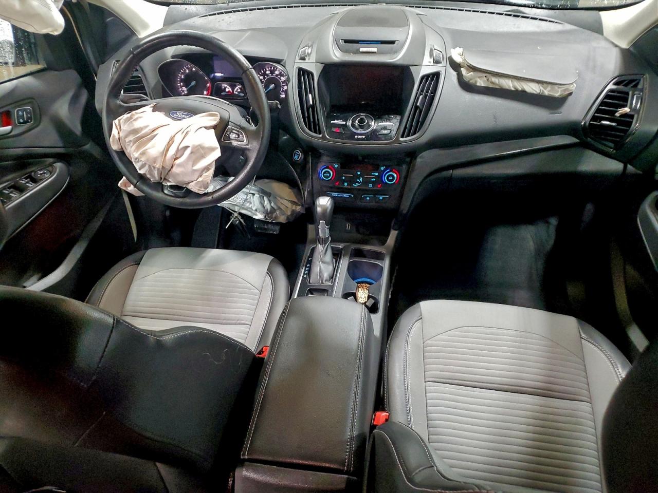 2017 FORD ESCAPE TITANIUM photo 8