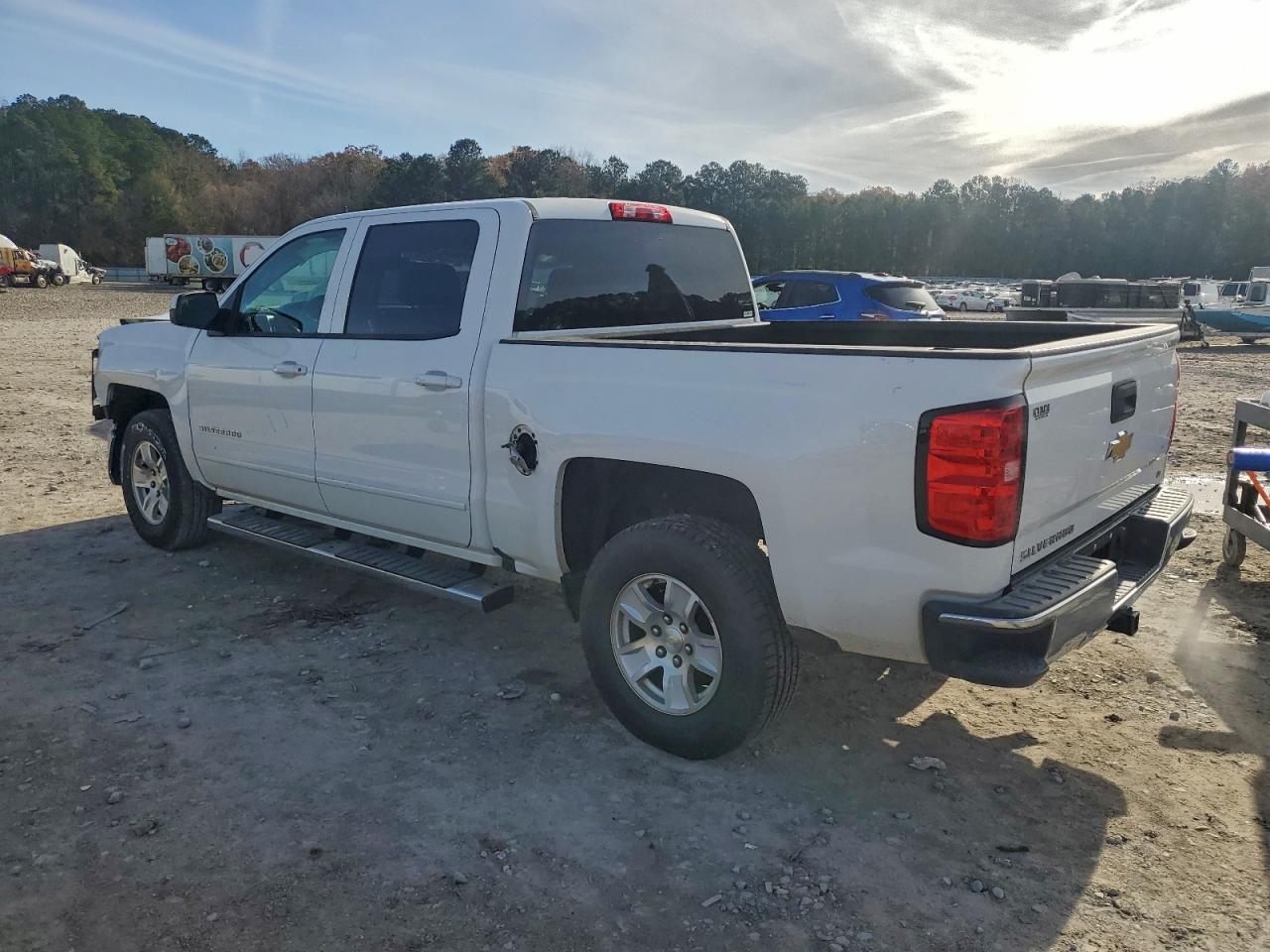 2018 CHEVROLET SILVERADO C1500 LT photo 2