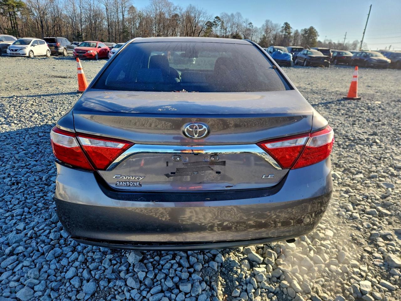 2015 TOYOTA CAMRY LE photo 11