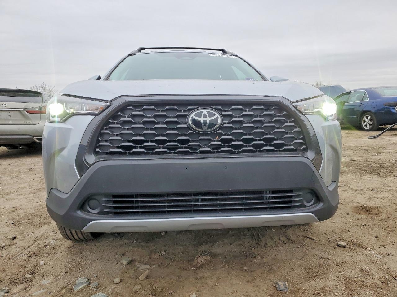 2024 TOYOTA COROLLA CROSS LE photo 5