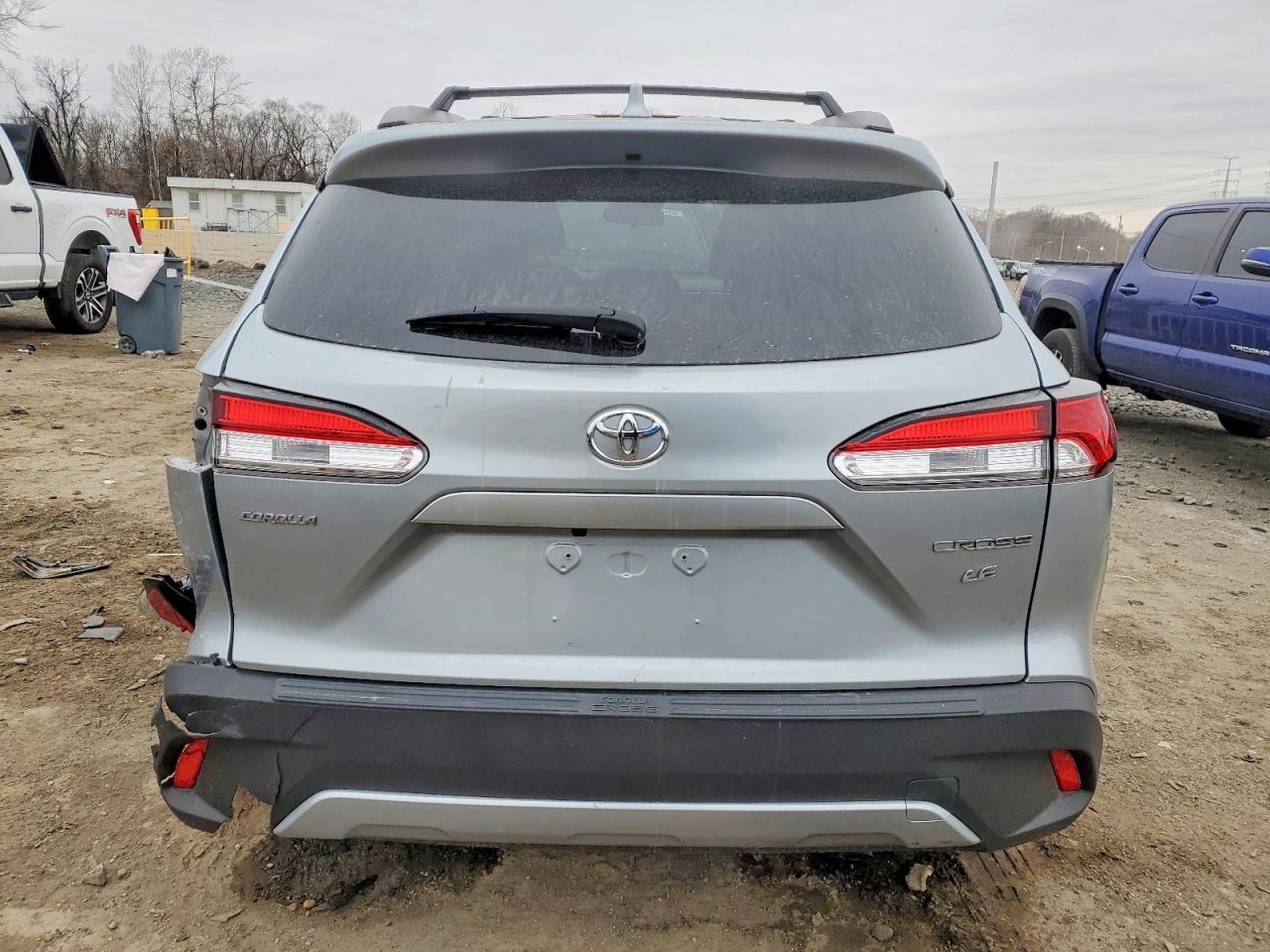 2024 TOYOTA COROLLA CROSS LE photo 6