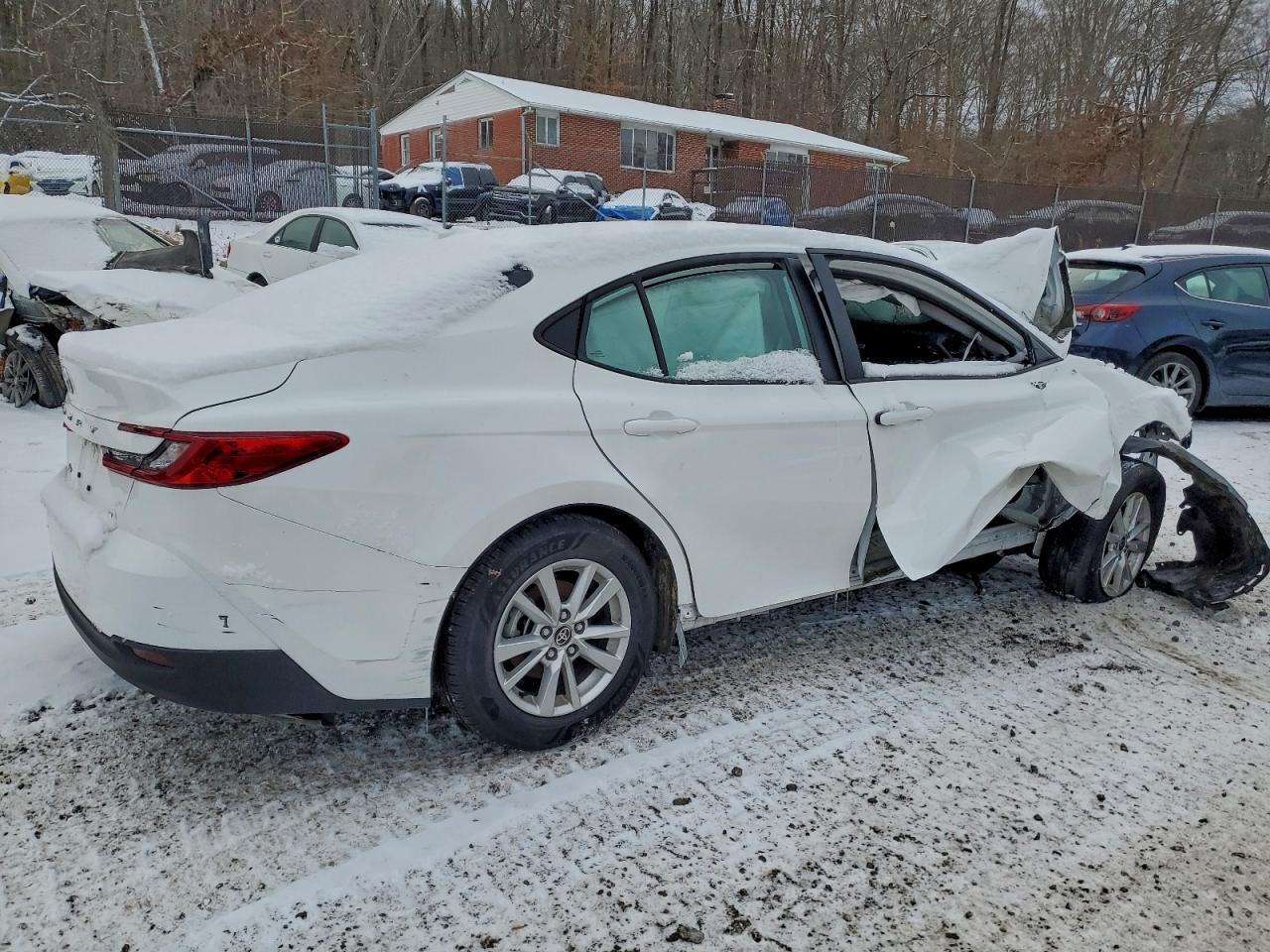 2025 TOYOTA CAMRY XSE photo 3