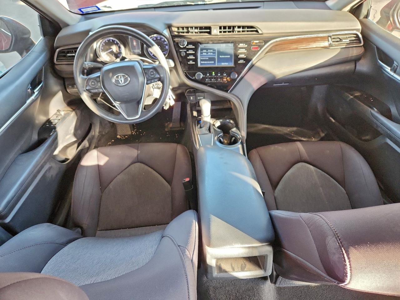 2019 TOYOTA CAMRY L photo 8