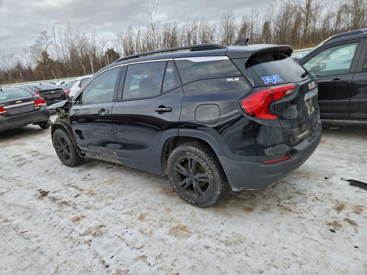 2018 GMC TERRAIN SLE photo 2