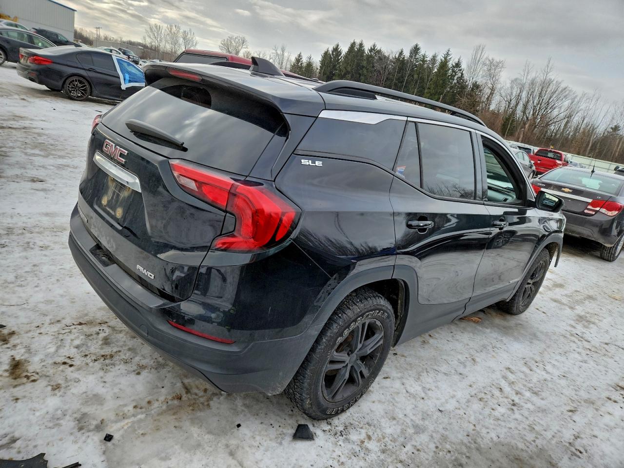 2018 GMC TERRAIN SLE photo 3