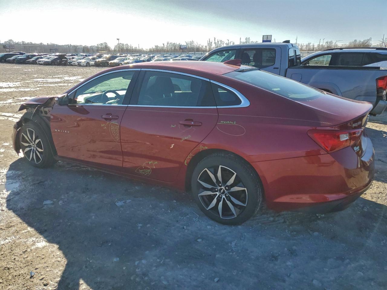 2018 CHEVROLET MALIBU LT photo 2