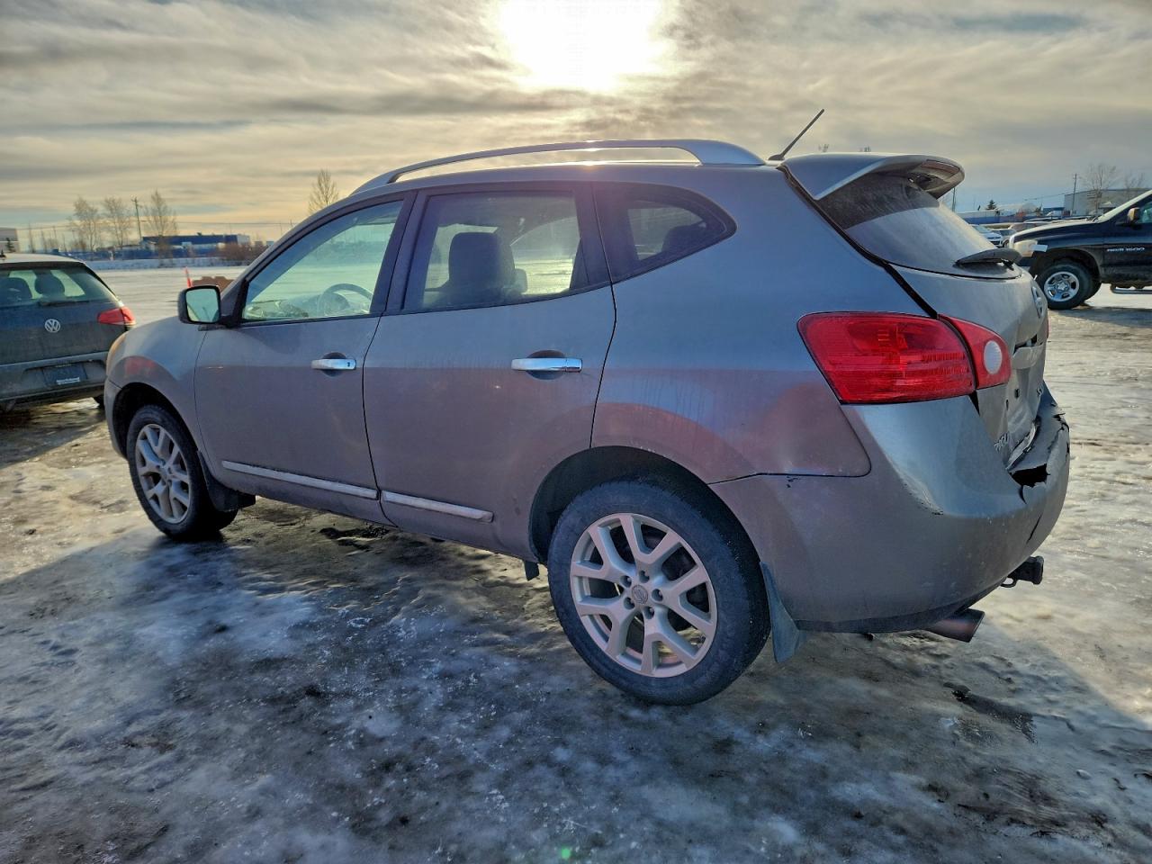 2011 NISSAN ROGUE S photo 2