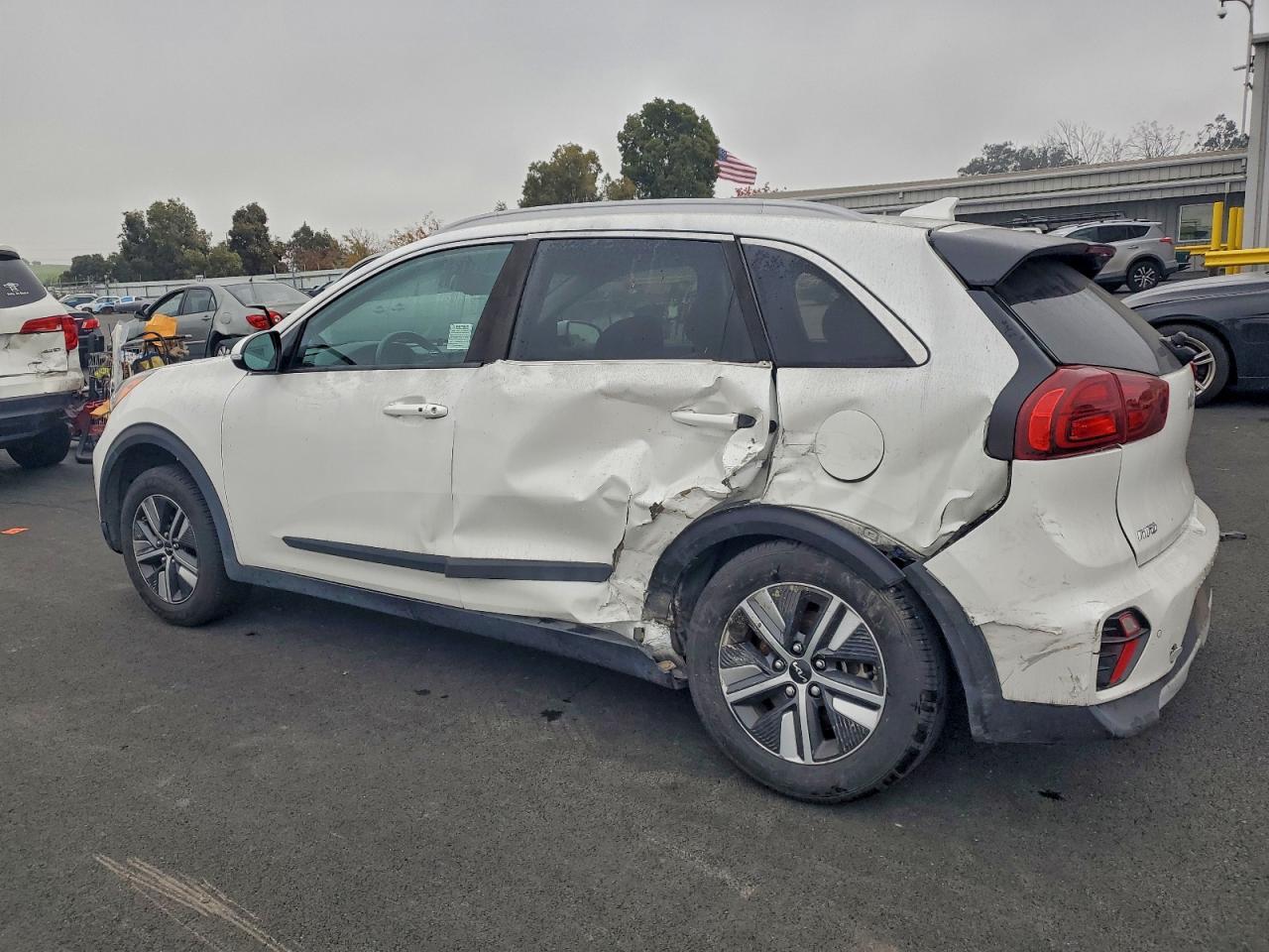 2022 KIA NIRO EX PREMIUM photo 2