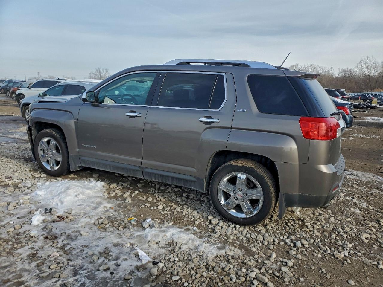 2012 GMC TERRAIN SLT photo 2