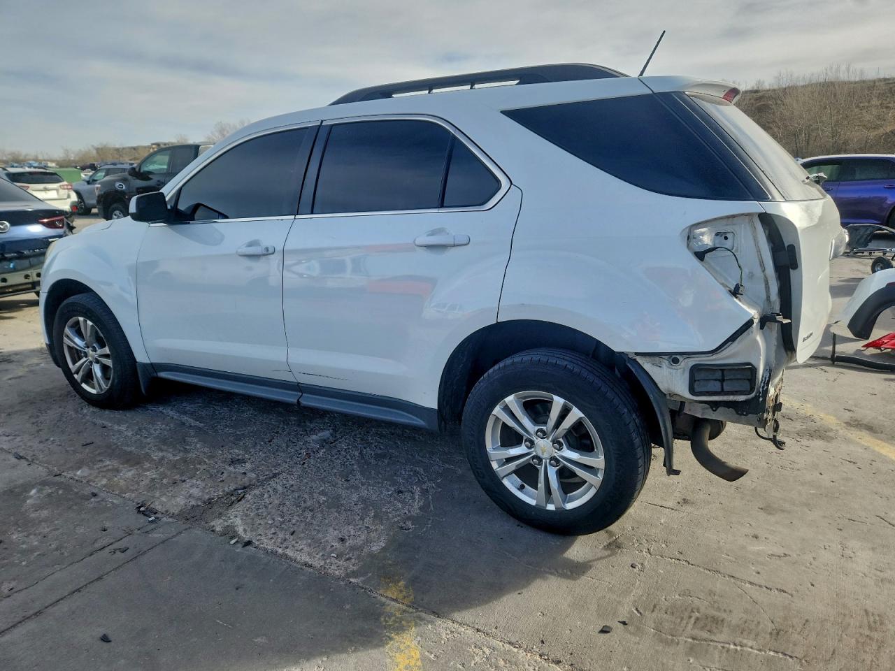 2013 CHEVROLET EQUINOX photo 2