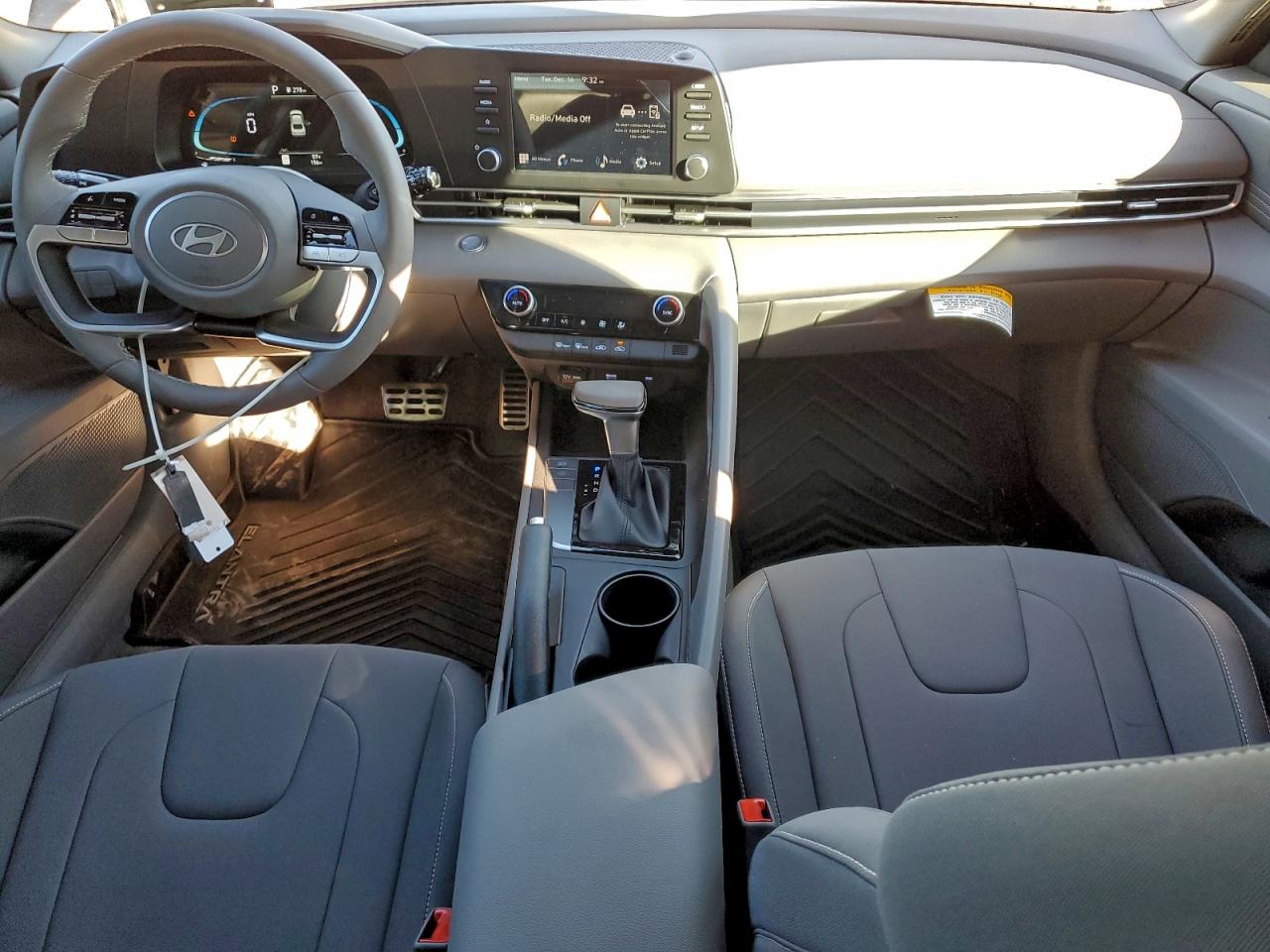 2025 HYUNDAI ELANTRA SEL SPORT photo 8