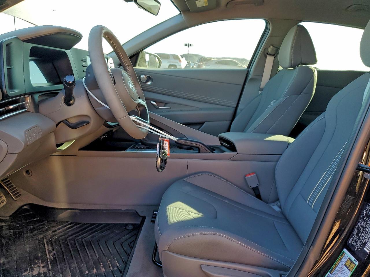2025 HYUNDAI ELANTRA SEL SPORT photo 7