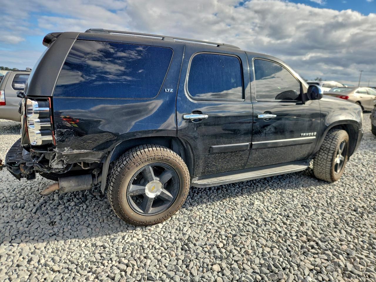 2008 CHEVROLET TAHOE C1500 photo 3