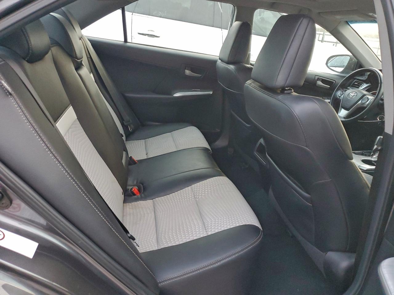 2013 TOYOTA CAMRY L photo 10